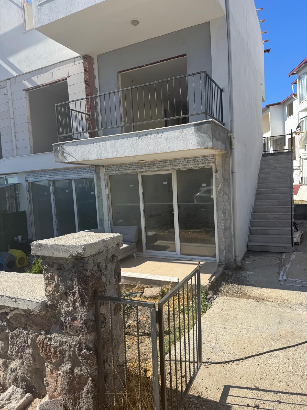 Çandarlıda Denize Yakın, Bahçeli 1+1 Ferah Daire!